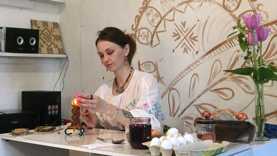 "Писанка буде ідеальною тому, що ви це зробили". Майстриня із Землянки на Сумщині про писанкарство "Писанка буде ідеальною тому, що ви це зробили". Майстриня із Землянки на Сумщині про писанкарство