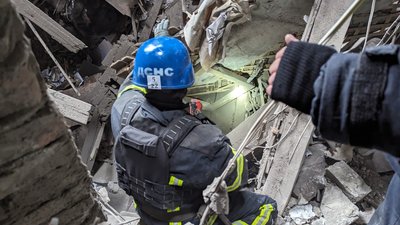 Армія РФ обстріляла середмістя Покровська, є загиблі та поранені Армія РФ обстріляла середмістя Покровська, є загиблі та поранені