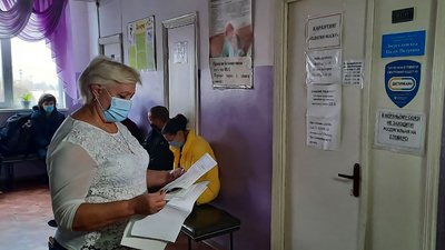 Кропивничанка тиждень не могла отримати довідку про протипоказання до вакцинації від коронавірусу