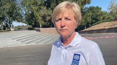 У Миколаєві волонтери передали два авто для миколаївського та херсонського центрів зайнятості