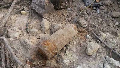 Рівненщина: копали землю, а знайшли бомбу Рівненщина: копали землю, а знайшли бомбу