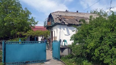 Авіаудар по Малину на Житомирщині: поліція фіксує наслідки, прокуратура відкрила кримінальну справу Авіаудар по Малину на Житомирщині: поліція фіксує наслідки, прокуратура відкрила кримінальну справу