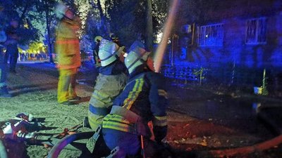 У Броварах загорівся п’ятиповерховий житловий будинок, людей евакуювали У Броварах загорівся п’ятиповерховий житловий будинок, людей евакуювали