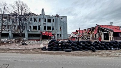Зруйновані будівлі Чернігівщини, березень 2023. Фото: Тімура Аманова Зруйновані будівлі Чернігівщини, березень 2023. Фото: Тімура Аманова