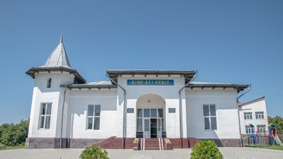 "Чекаємо нову школу вже 30 років": три довгобуди на Буковині "Чекаємо нову школу вже 30 років": три довгобуди на Буковині
