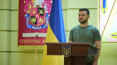 Президент нагородив викладачів та курсантів Національної академії сухопутних військ