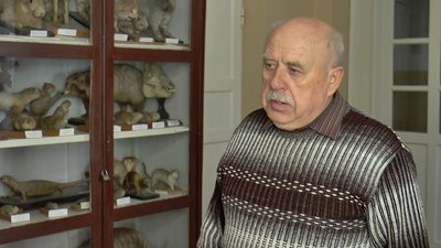 Біолог Віктор Закалюжний.