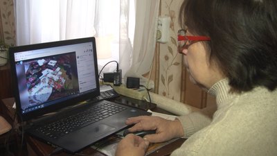 Бібліотекарка Олена Мельник веде свою сторінку та сторінку своєї бібліотеки. А ще — збирає матеріали про свій рідний хутір. Бібліотекарка Олена Мельник веде свою сторінку та сторінку своєї бібліотеки. А ще — збирає матеріали про свій рідний хутір.