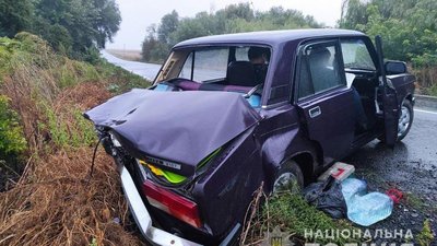 На Полтавщині зіткнулися легковики, водій помер у лікарні На Полтавщині зіткнулися легковики, водій помер у лікарні