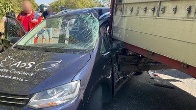 Четверо людей травмувалися внаслідок аварії на трасі М-14 на Миколаївщині Четверо людей травмувалися внаслідок аварії на трасі М-14 на Миколаївщині