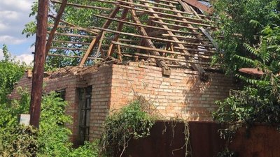 обстріли, Нікополь, розбитий будинок