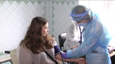 Вакциною Pfizer щеплюють працівників та мешканціів Вінницького геріатричного пансіонату Вакциною Pfizer щеплюють працівників та мешканціів Вінницького геріатричного пансіонату