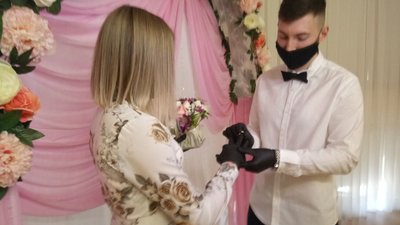 Перше весілля від початку оголошення карантину відбулось у Кропивницькому Перше весілля від початку оголошення карантину відбулось у Кропивницькому