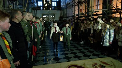 У Рівне привезли вогонь миру з Вифлеєма У Рівне привезли вогонь миру з Вифлеєма