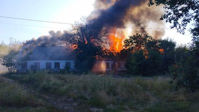 Горять будинки у Лозівській громаді