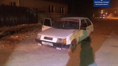 Врятували від самосуду: на Херсонщині п'яний водій ледь не збив велосипедиста Врятували від самосуду: на Херсонщині п'яний водій ледь не збив велосипедиста
