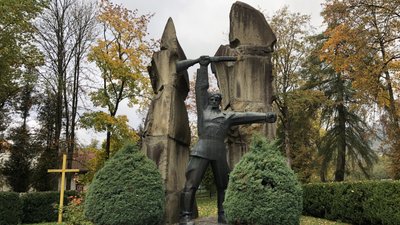 Неповна декомунізація: на Прикарпатті залишаються понад пів сотні пам’яток радянської епохи Неповна декомунізація: на Прикарпатті залишаються понад пів сотні пам’яток радянської епохи