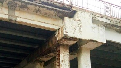 В Одесі закрили Іванівський міст для вантажівок В Одесі закрили Іванівський міст для вантажівок