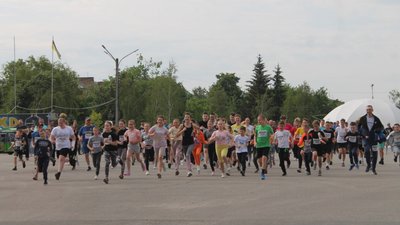 В Олександрії на Кіровоградщині до дня міста зібрали понад 1,5 мільйона гривень для ЗСУ В Олександрії на Кіровоградщині до дня міста зібрали понад 1,5 мільйона гривень для ЗСУ