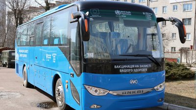 Житомирський лабцентр возитиме на вакцинацію людей спеціальним автобусом