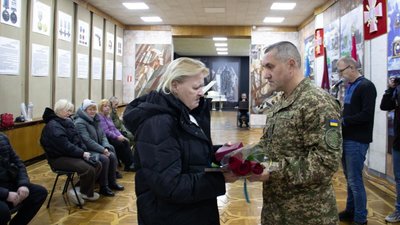 Бійця з Одещини Миколу Грекова, який боронив Запоріжжя, нагородили орденом "За мужність"