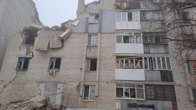 У Часовому Ярі з-під завалів будинку врятували чоловіка