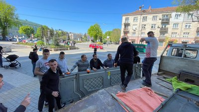 Двері Тернопільського архикатедрального собору відправили на реставрацію