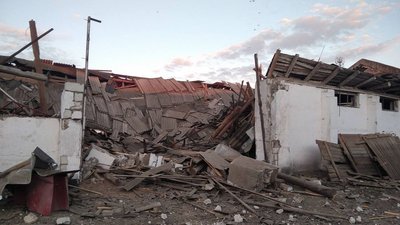 У Вознесенську, що на Миколаївщині, горів склад з зерном внаслідок влучання боєприпасів У Вознесенську, що на Миколаївщині, горів склад з зерном внаслідок влучання боєприпасів