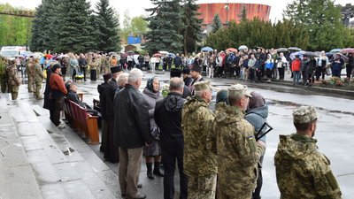 У Шепетівці попрощались з військовим Вадимом Тичінським У Шепетівці попрощались з військовим Вадимом Тичінським