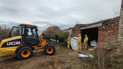 Близько півсотні тонн пестицидів та гербіцидів: на Одещині ліквідували склад з хімічними речовинами