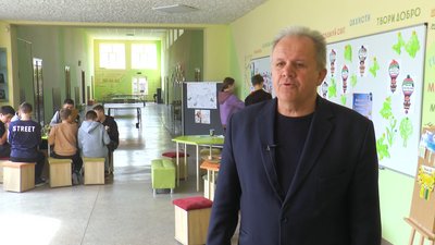 Окопні свічки, дрони та автівка на фронт. Як школярі з Франківщини допомагають ЗСУ Окопні свічки, дрони та автівка на фронт. Як школярі з Франківщини допомагають ЗСУ