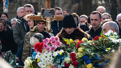 В Ужгороді попрощалися із полеглим на війні Іваном Пайдою В Ужгороді попрощалися із полеглим на війні Іваном Пайдою