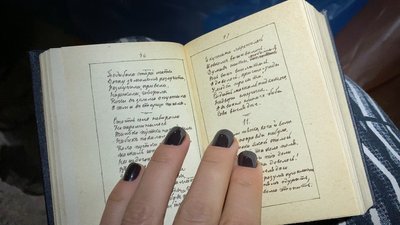 Тернополянка читала “Кобзаря”в печері разом зі спелеологами Тернополянка читала “Кобзаря”в печері разом зі спелеологами