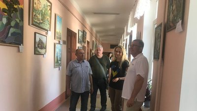 Благодійна виставка-аукціон