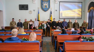 У Житомирі рідним загиблих за Україну воїнів передали державні нагороди У Житомирі рідним загиблих за Україну воїнів передали державні нагороди