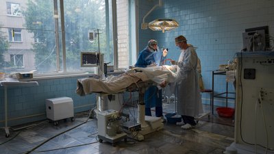 На Київщині лікарі після проведення операції залишили сторонній предмет в тілі семирічної дитини