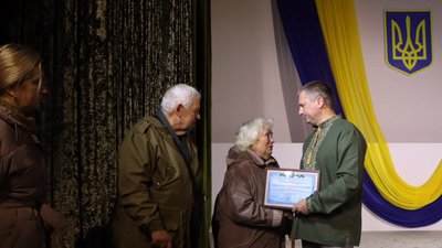 В Охтирці родинам загиблих військових вручили сертифікати про присвоєння звань "Почесний громадянин міста"