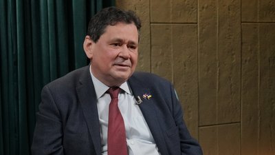 Ніл Кромптон