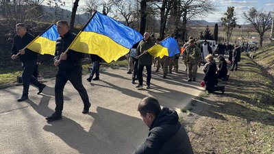 На Закарпатті попрощалися із полеглим захисником Євгеном Балогом
