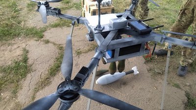 Військові Сумщини демонстрували бойові вильоти на безпілотниках Військові Сумщини демонстрували бойові вильоти на безпілотниках