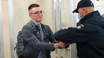 Адвокати Стерненка заявили, що не знають, де він. Прокуратура запевняє – в СІЗО