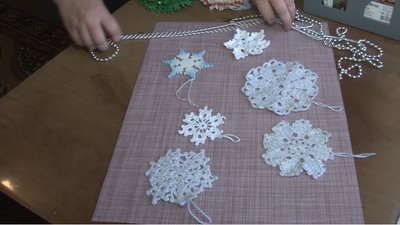 Черкаська майстриня власноруч виготовляє новорічні іграшки Черкаська майстриня власноруч виготовляє новорічні іграшки