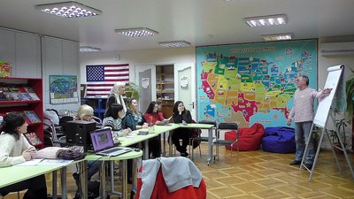 "Не бійтеся говорити". У Кропивницькому француз безплатно навчатиме французької мови "Не бійтеся говорити". У Кропивницькому француз безплатно навчатиме французької мови