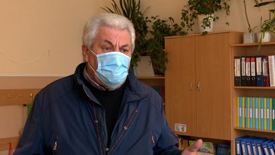 Немає тепла. У Франківську учні ліцею № 12 перейшли на дистанційне навчання Немає тепла. У Франківську учні ліцею № 12 перейшли на дистанційне навчання