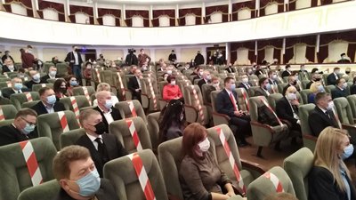 Миколаївські депутати зібралися на першу сесію новообраної міськради VIII скликання