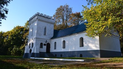 Кам’яниця Лизогубів. Вид з північного сходу Кам’яниця Лизогубів. Вид з північного сходу