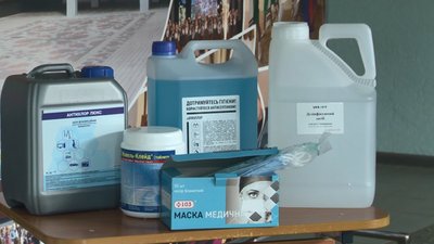 У Черкаських школах перенесли уроки, щоб продезінфікувати школи після виборів У Черкаських школах перенесли уроки, щоб продезінфікувати школи після виборів