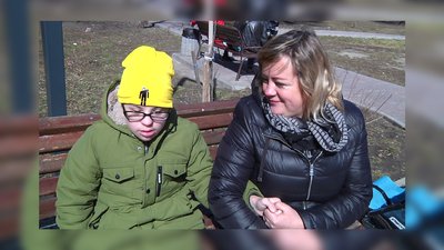 Житомирянка Людмила Рибчинська, яка виховує 14-річного сина з Синдромом Дауна, залишилася у місті