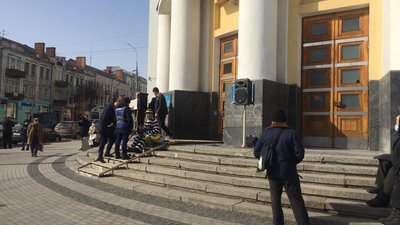 “STOP ТАРИФНИЙ ГЕНОЦИД”. У Вінниці вийшли на мирний протест проти підвищення тарифів “STOP ТАРИФНИЙ ГЕНОЦИД”. У Вінниці вийшли на мирний протест проти підвищення тарифів