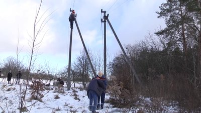 На Житомирщині через негоду залишилися без світла три села Глибочицької громади На Житомирщині через негоду залишилися без світла три села Глибочицької громади